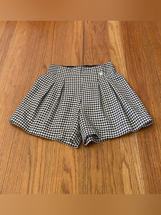 MonnaLisa Other - MonnaLisa Italy Black and White Houndstooth Pleated Shorts With Gold Trim